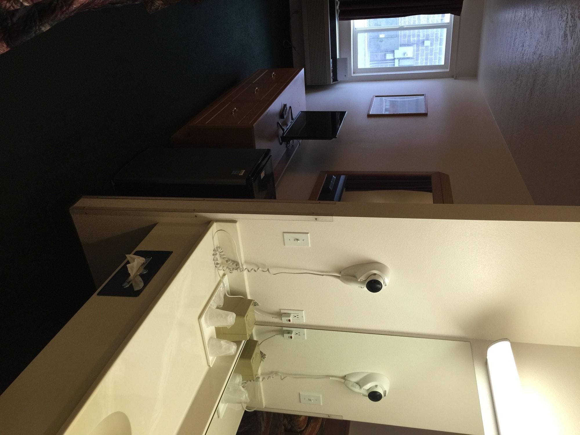 Hotel Economy & 2*